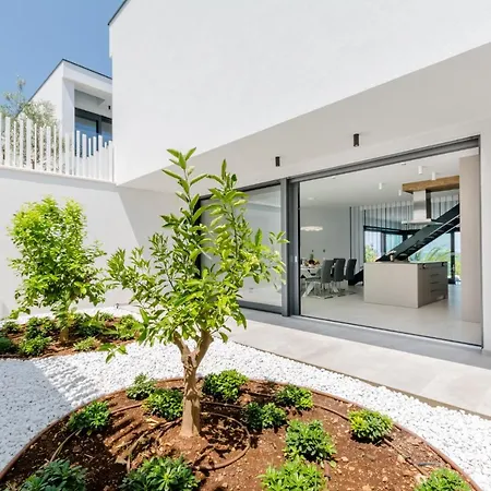 Pax Villa