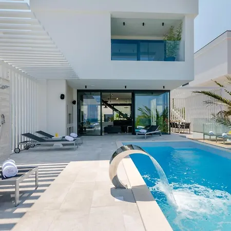 Pax Villa