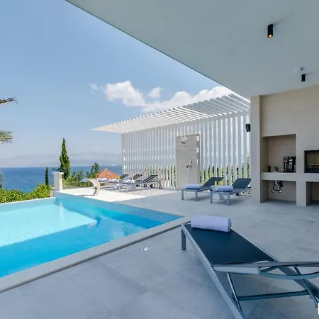 Pax Villa *