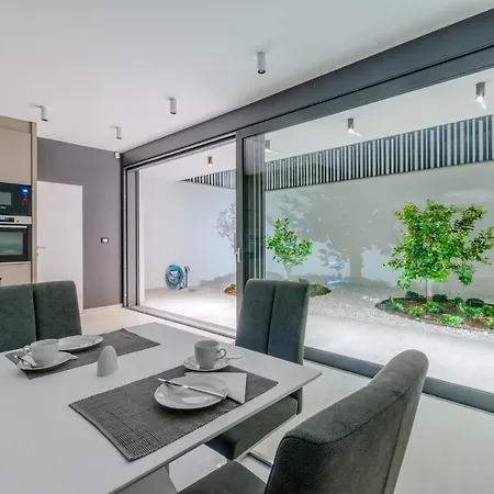 Pax Villa